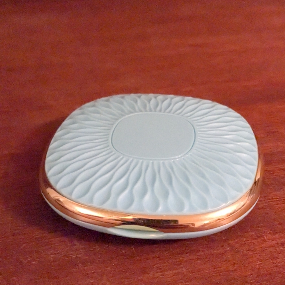 Vintage Look Mirror Compact - Picture 1 of 7